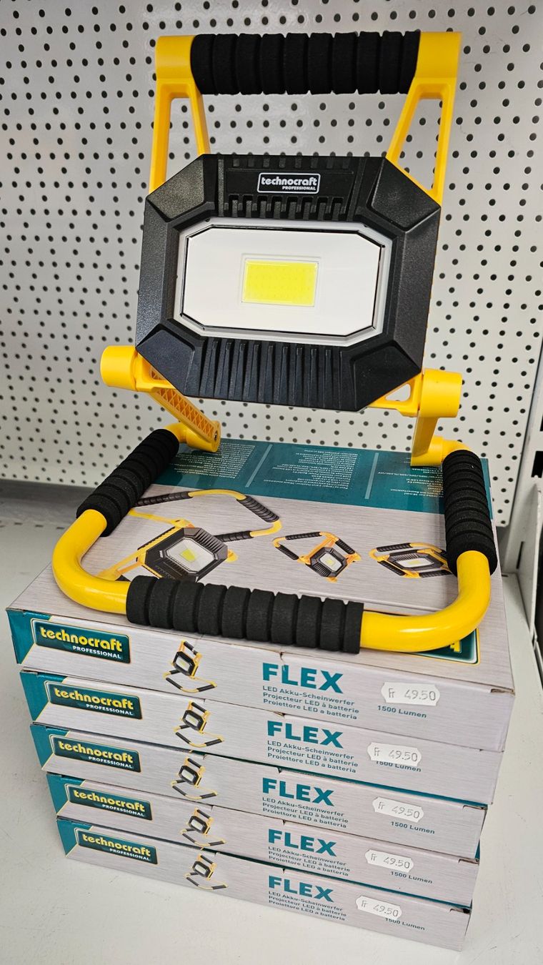 Lampade: LED Akku Strahler Scheinwerfer FLEX, faltbar von Technocraft – Nuovo e nell'imballaggio originale da Jegenstorf venduto da Bracher_Mail-House