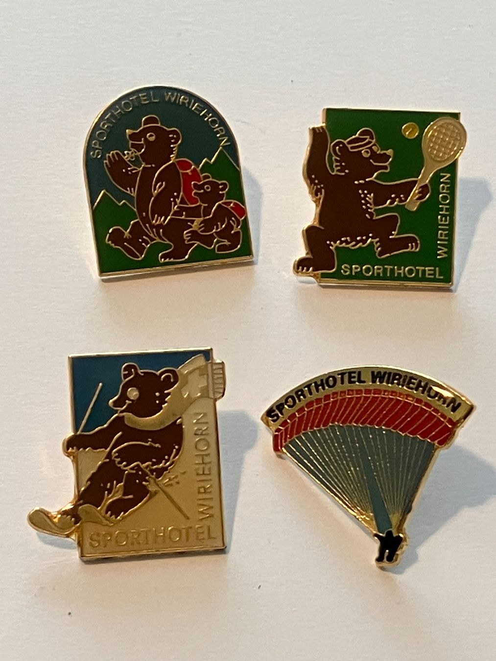 Placchette & Badge: 4 Pin Sporthotel Wiriehorn – Usato da Basel venduto da djwwpp