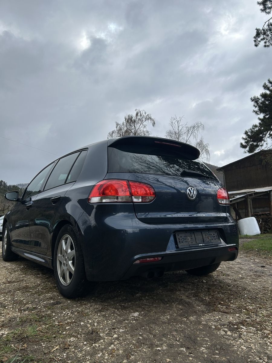 VW Autos: Golf 1.4 TFSI R-Line – Gebraucht aus Bassecourt von salvo190 3