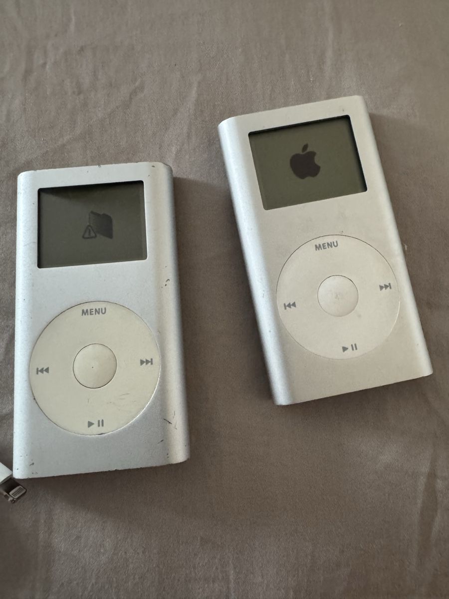 Apple Lecteur media portable: iPod mini 1st génération – Défectueux à Biel/Bienne par Baol1