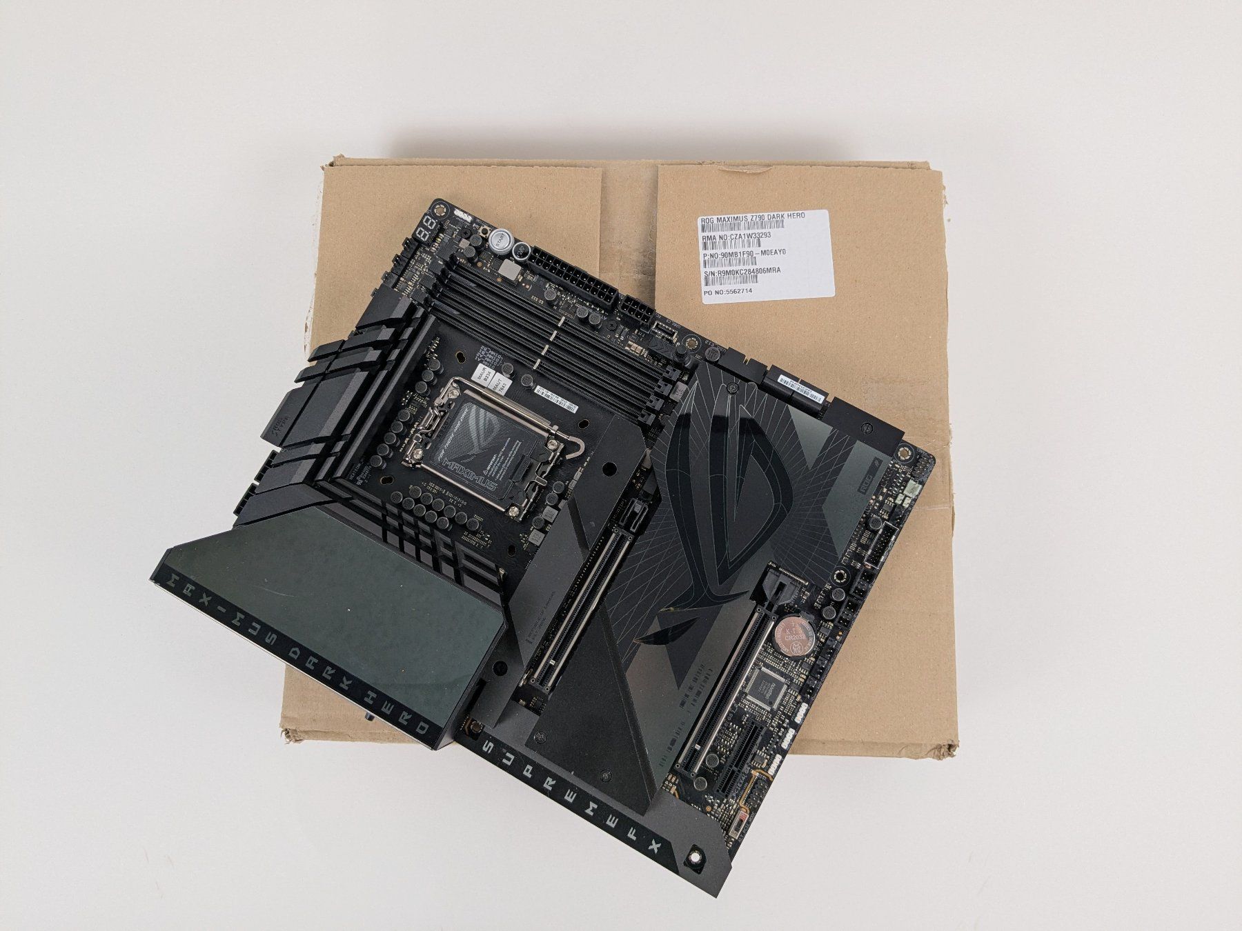 Asus Mainboards: ASUS Mainboard Z790 Dark Hero – Neu (gemäss Beschreibung) aus Dintikon von Restwert_Dintikon