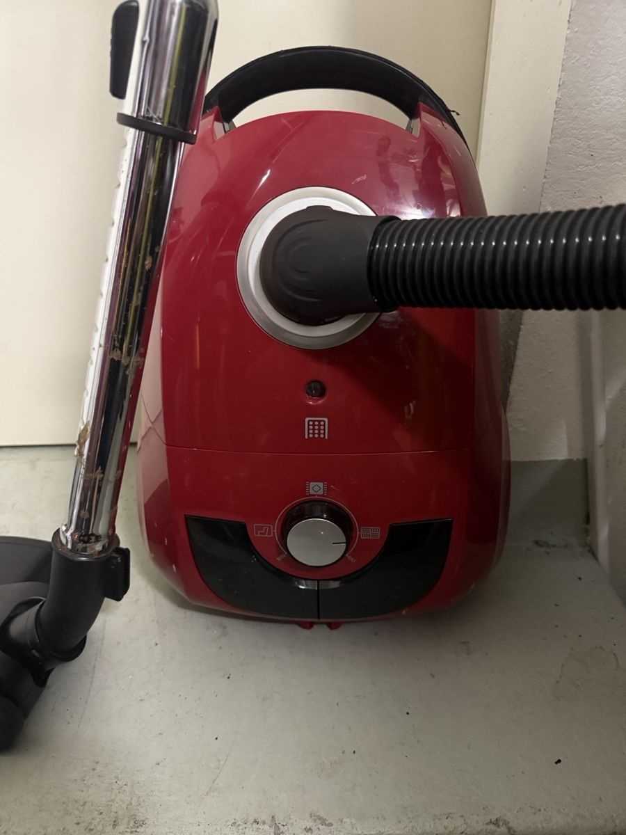 Electrolux Aspirapolveri & Accessori: Elektrolux Staubsauger  – Usato da Birsfelden venduto da mah_6yvz
