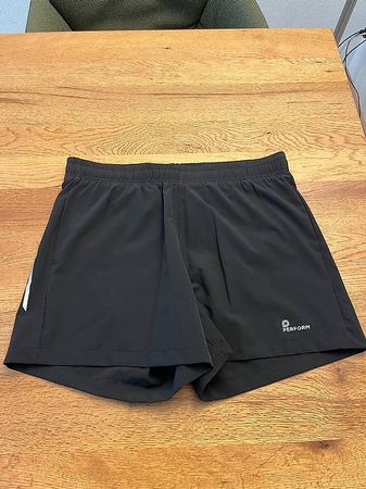 Kurze Sporthose - NEU - schwarz