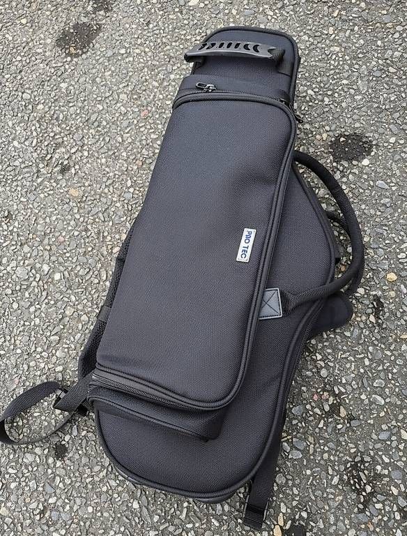 Musikinstrumente: Alt Saxophon Softcase Protec – Gebraucht aus Zürich von Musikfreak21