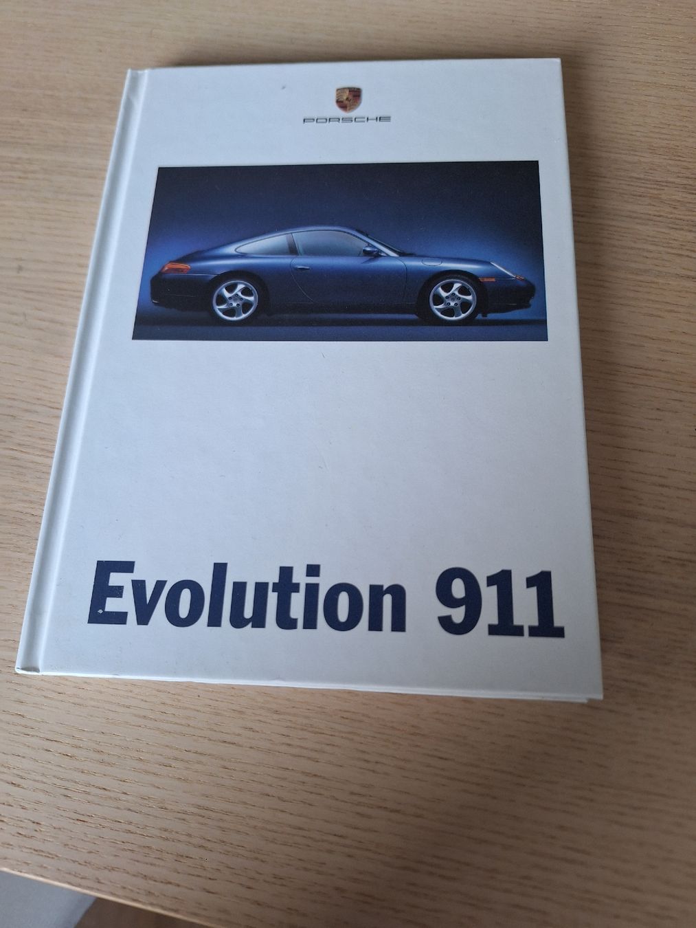 Porsche Documenti: Porsche 911 Evolution Buch, Sammlerstück – Usato da Schaffhausen venduto da RicardoSchaffhausen
