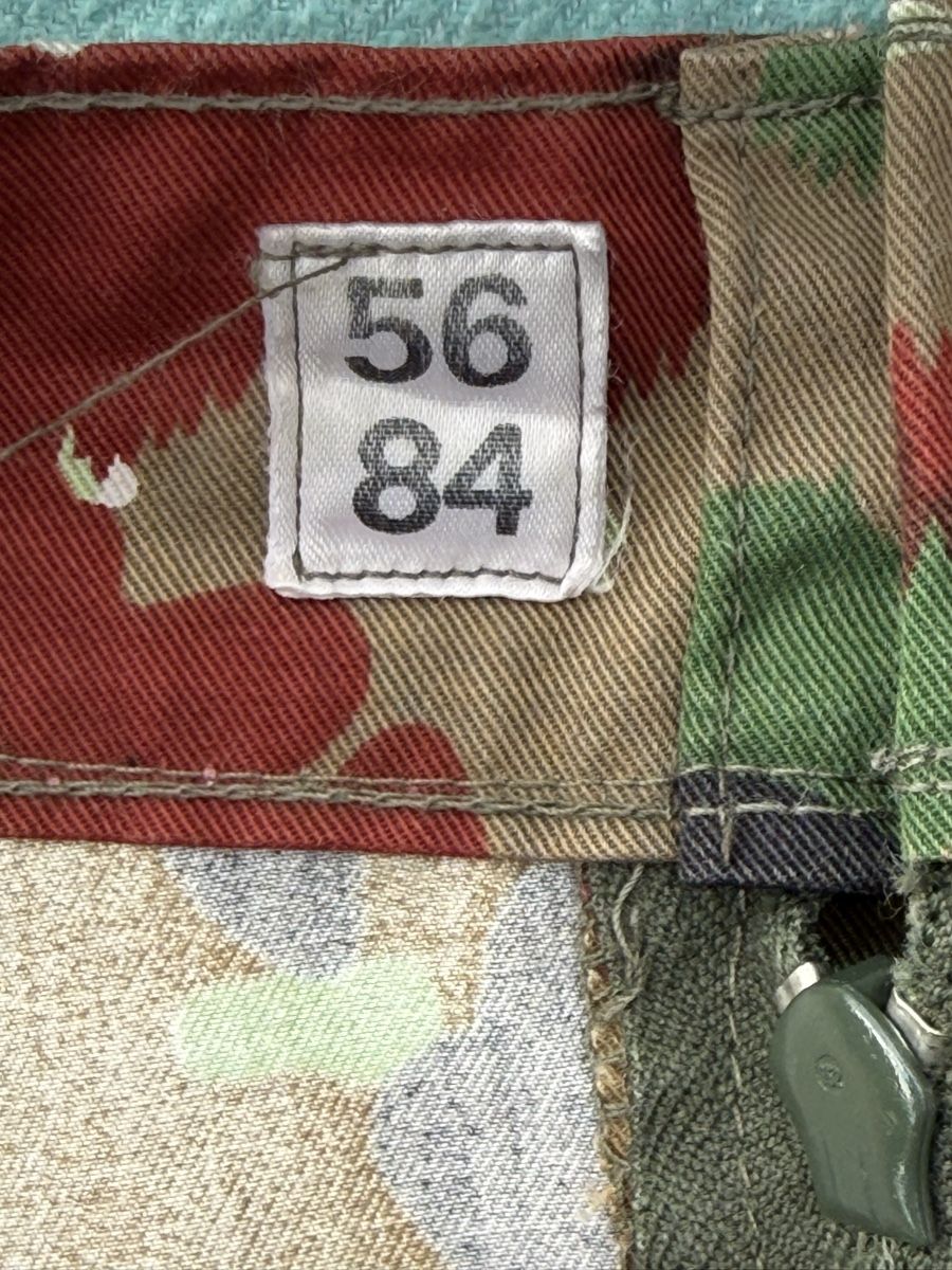 Schweizer Armee Uniformi: Militär Tarnhose neuwertig  – Usato da Zell LU venduto da wert59 2