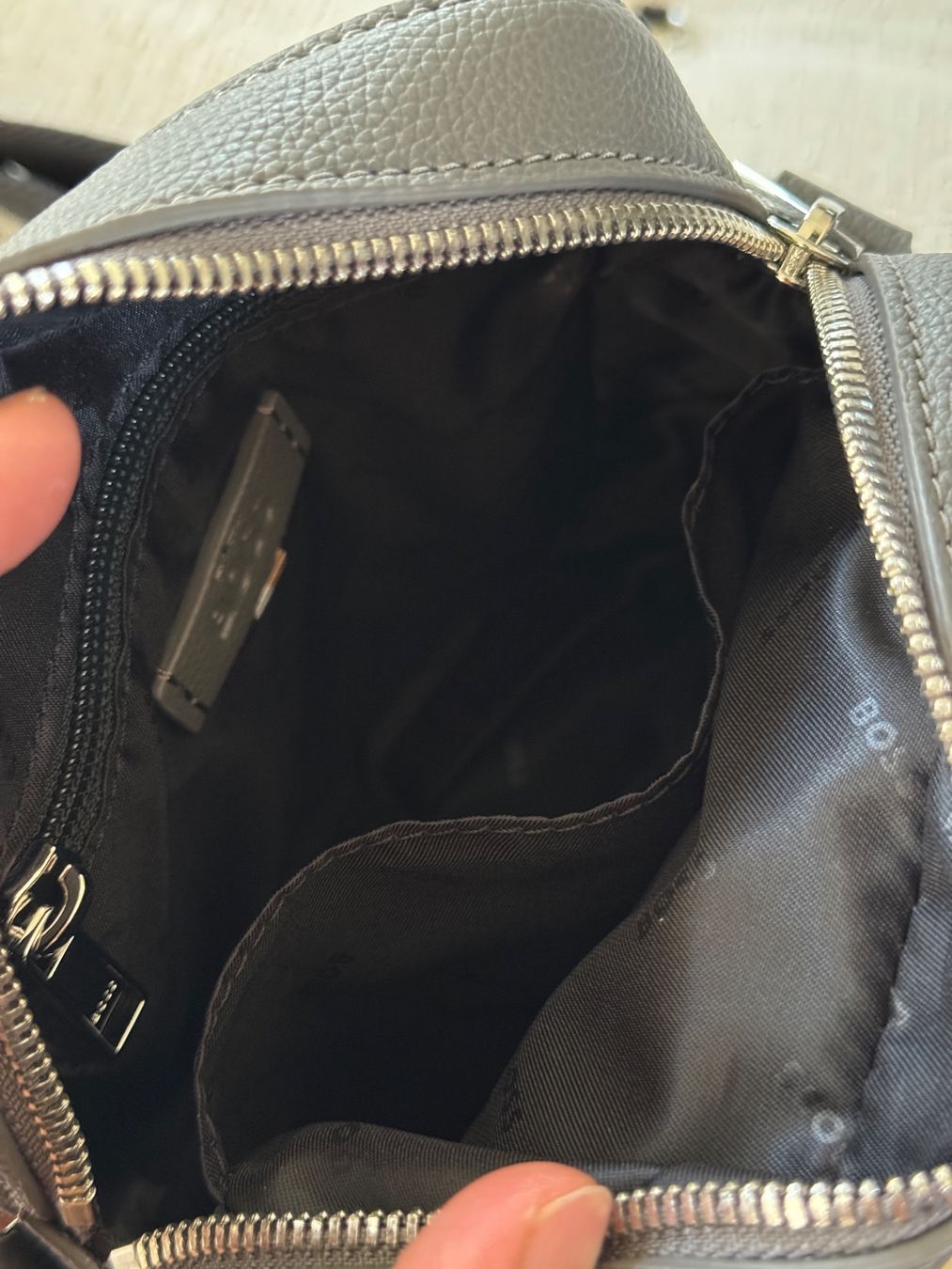 Hugo Boss Borse: Hugo Boss | Umhängetasche – Nuovo (secondo la descrizione) da Horgen venduto da onur_5 5