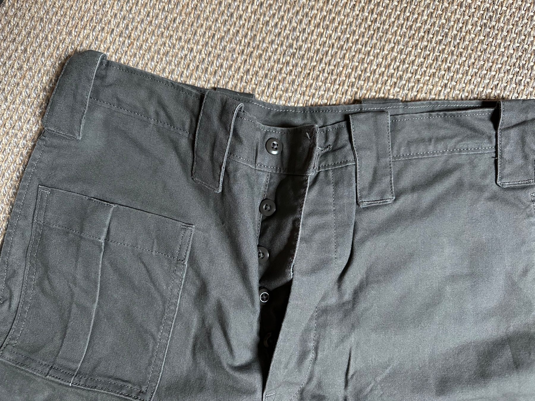 Levi's Pantaloni: Levis Skate New Utility Cargohose, dunkelgrau, 32/32, E – Usato da Mettmenstetten venduto da Starbright2 5