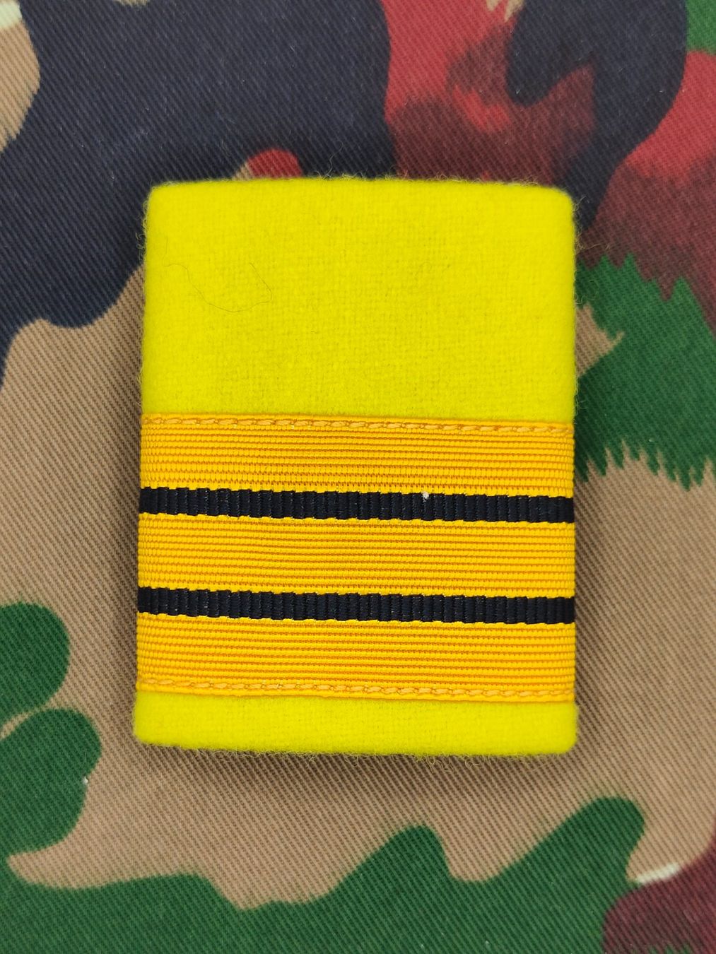 Schweizer Armee Placchette & Badge: Schulterpatte Ord. 1949 Oberst – Usato da Bauma venduto da SwissMilitaria