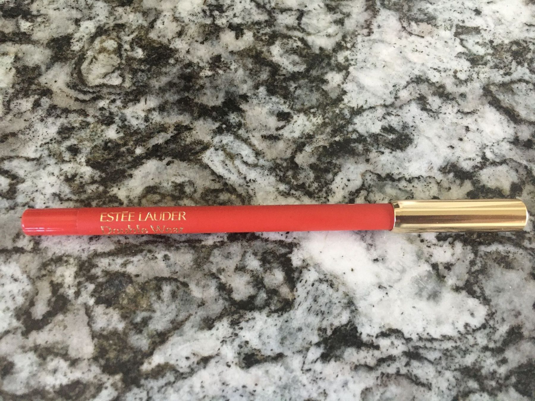 Estée Lauder Make-up: Esteé Lauder Lipliner Double Wear 24H neu/ungebraucht/18 Red – Neu (gemäss Beschreibung) aus Dällikon von dahi1