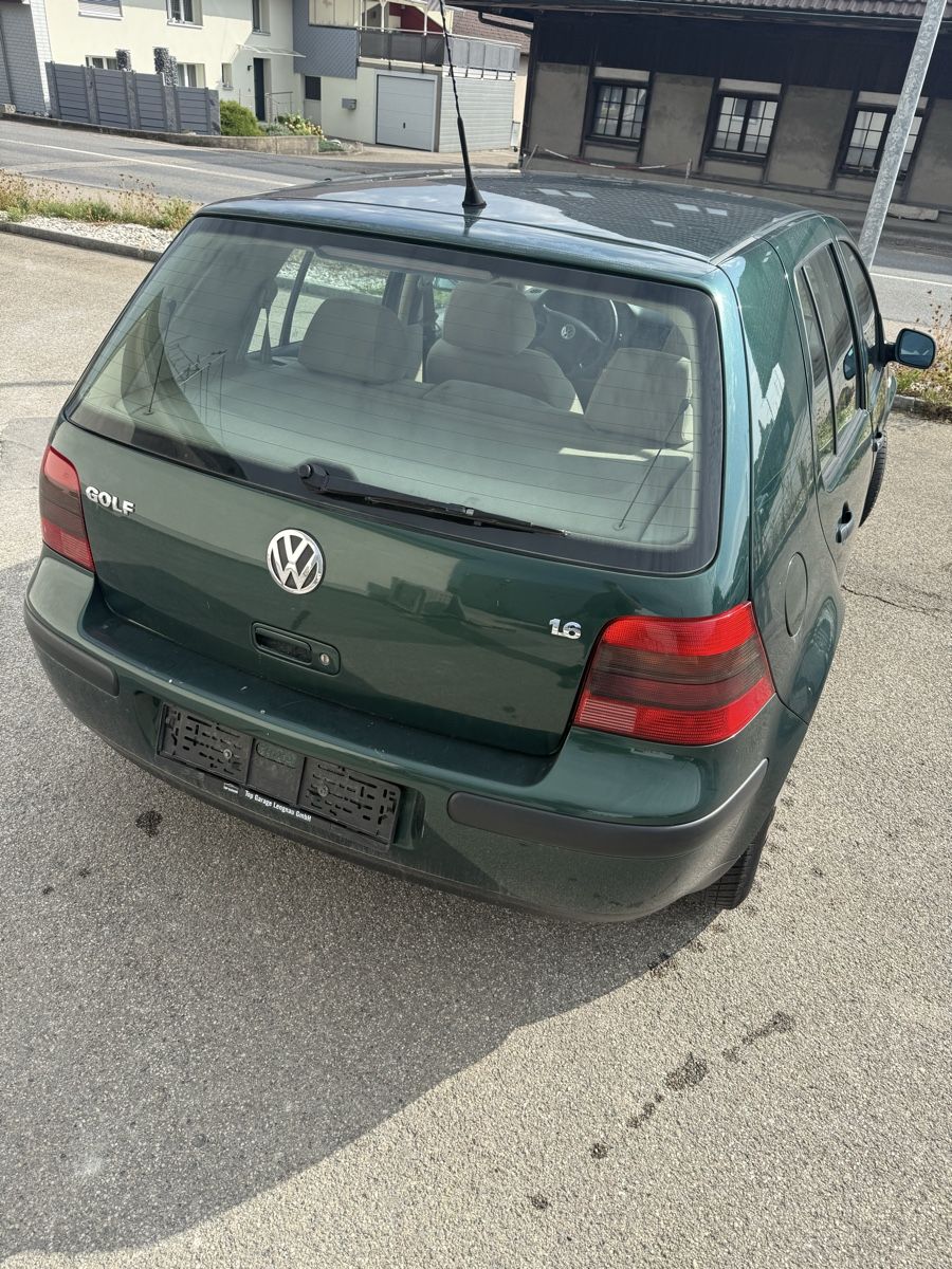 VW Autos: VW Golf – D'occasion à Niederbipp par baggerch 5