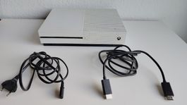 Console Xbox One S blanche avec câbles