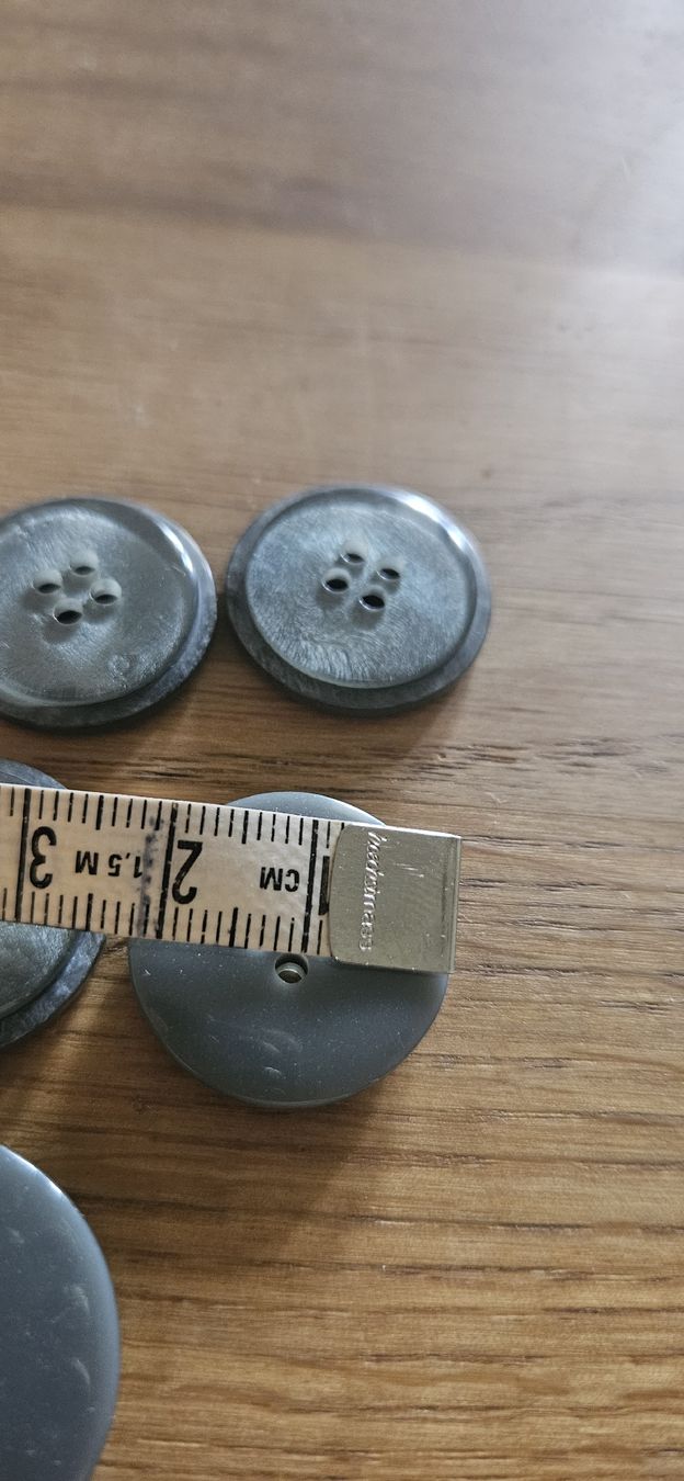 Knöpfe: 16 boutons gris reflets argentés 22mm - 28mm – Neu (gemäss Beschreibung) aus Carouge GE von Lea000 3