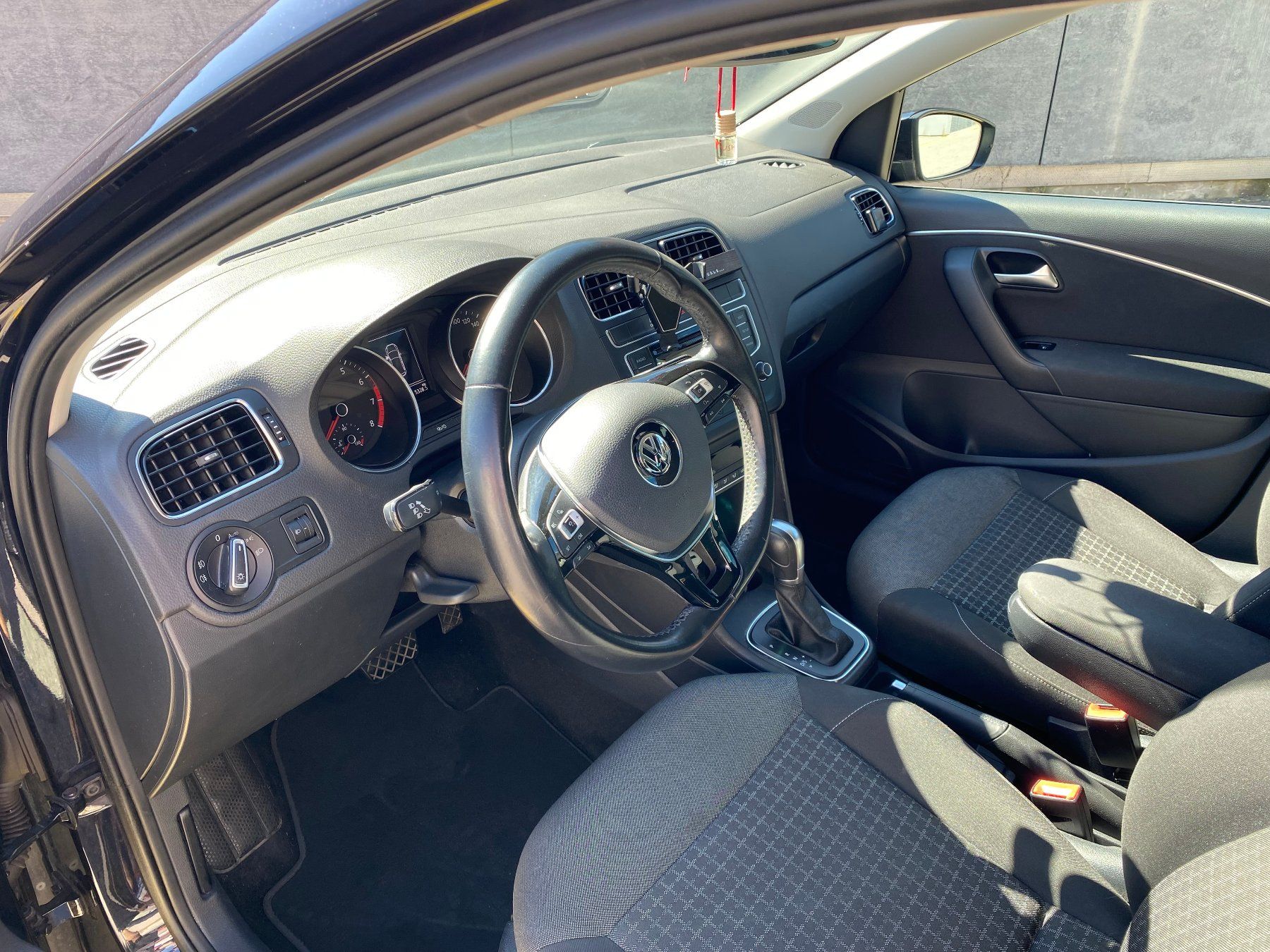 VW Automobili: VW Polo 1.2 TSI BMT - Iv. 01/2015 – Usato da Dübendorf venduto da breitling14 7