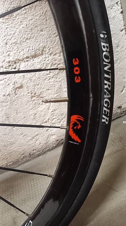 Ersatzteile: Roues carbon Zipp Firecrest 303 à patins – Gebraucht aus Lausanne von Yassinech 4