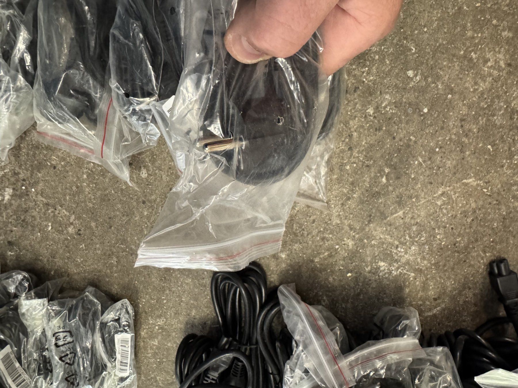 Cavi: AC Kabel 240V 29 Stück audio 15 – Nuovo e nell'imballaggio originale da Zürich venduto da bigboss 2