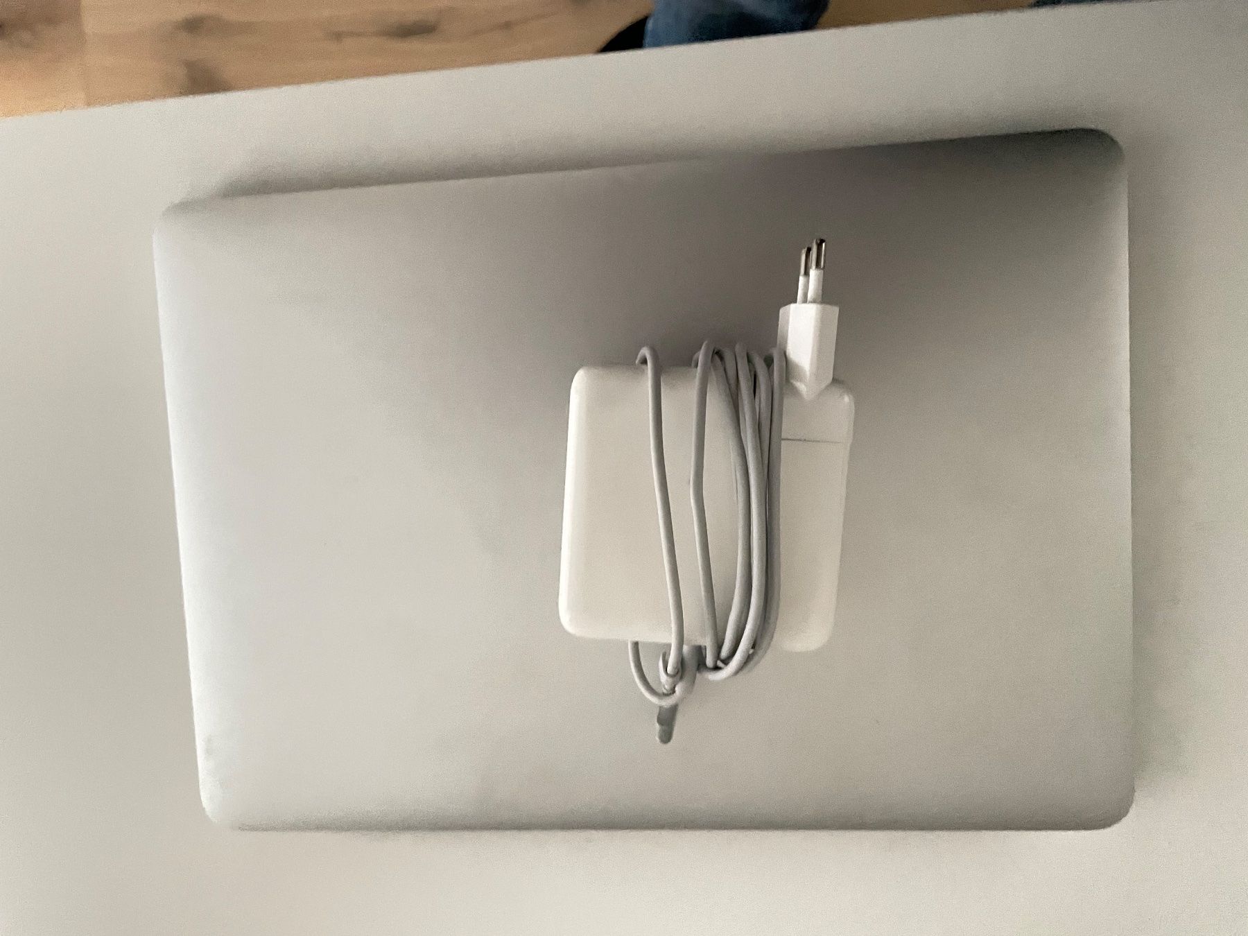 Apple Notebook: verkaufe MacBook – Usato da Herbetswil venduto da adobe326 3