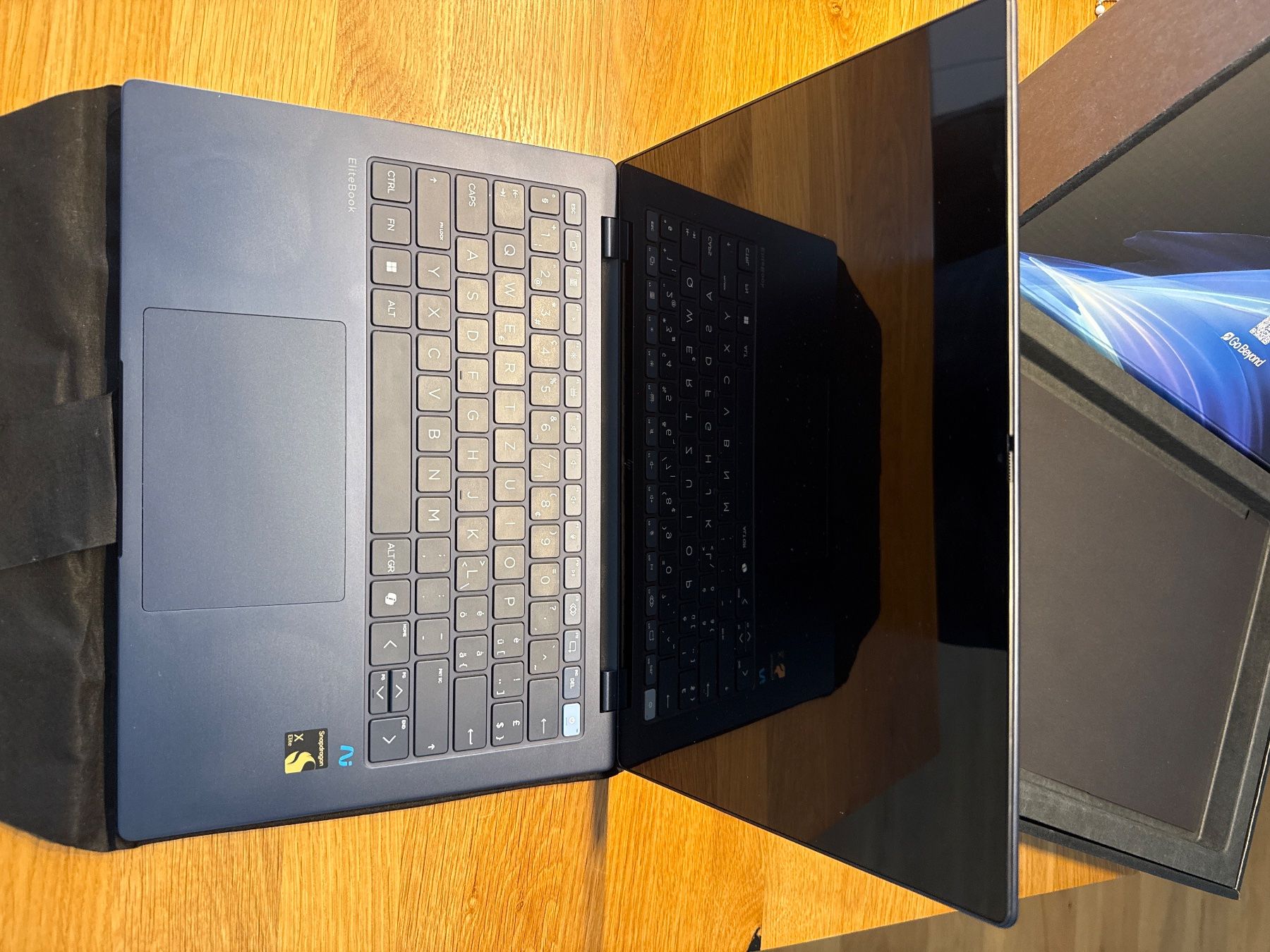 Hewlett Packard Notebooks: HP EliteBook Ultra 14" G1q Notebook – Gebraucht aus Termen von Szc_27ljr 3