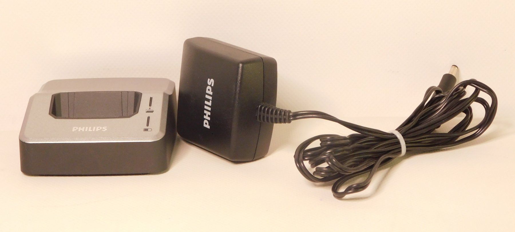 Philips Caricatori & Batterie: Philips LFH9120 Batterien Ladestation – Usato da Emmenbrücke venduto da Neverlaand-22