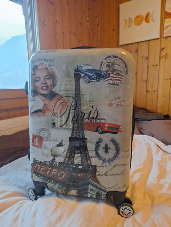 Kleiner Rollkoffer