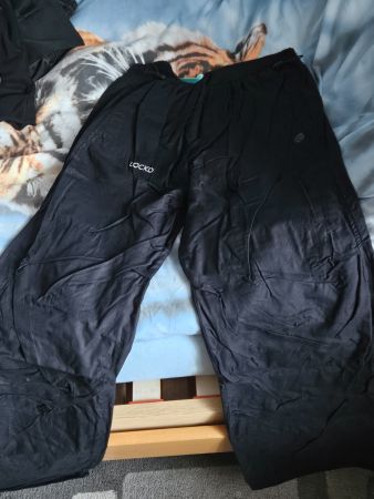 Pantalon noir (LOCKD)