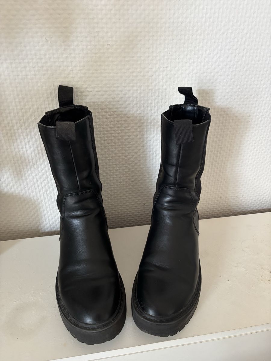 Damenschuhe: Bottines noires  – Gebraucht aus Lausanne von shabnam.t 5