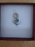 Silberner Charm Anhänger Delfin mit Herz