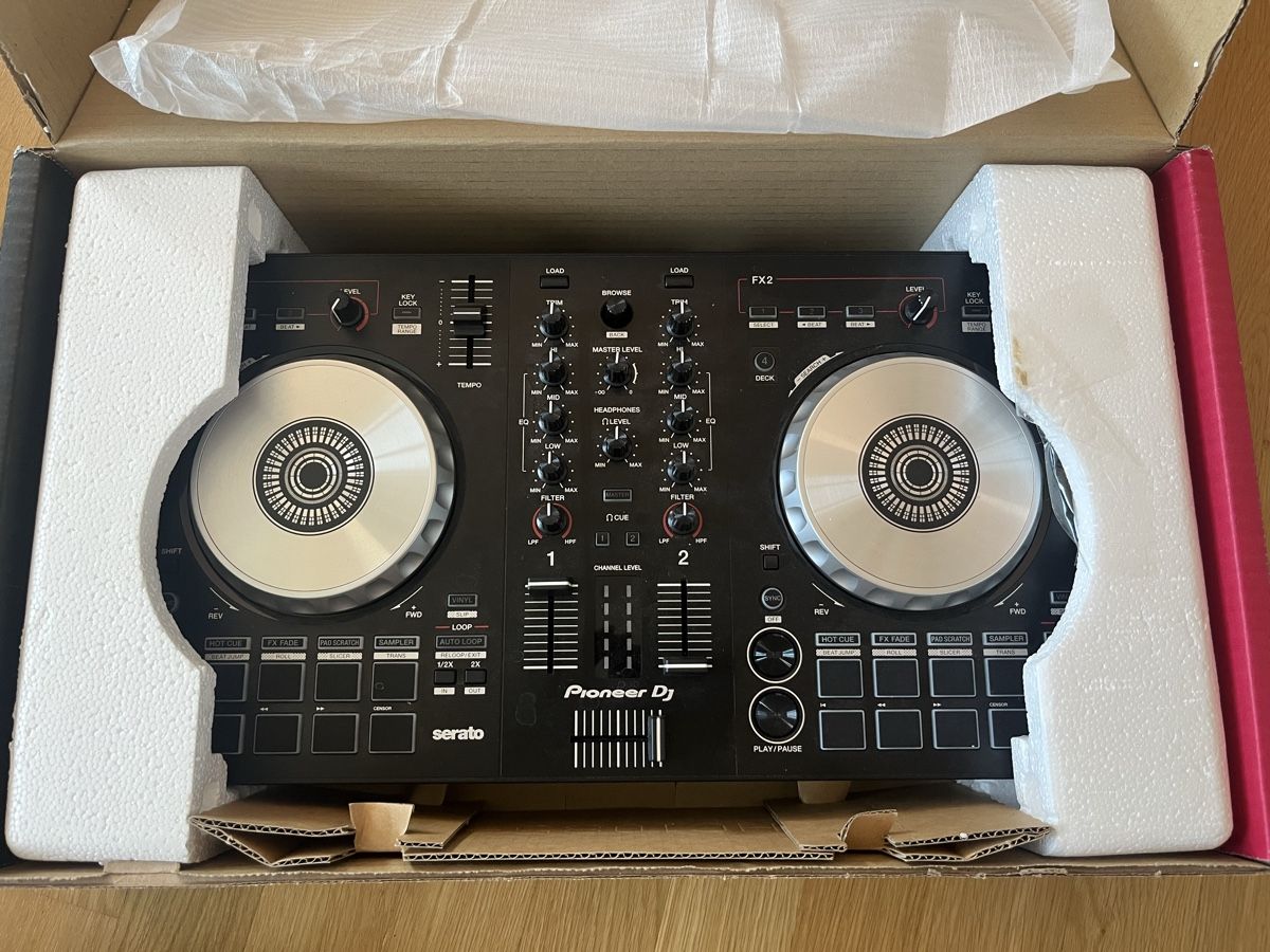 Pioneer Mischpulte: Pioneer DJ Controller DDJ-SB3 – Gebraucht aus Baar von petrajuric 1