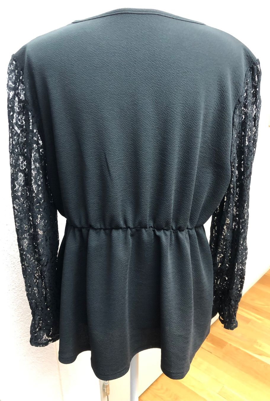 Shein Camicette: Bluse Curve, schwarz, Gr. 0XL – Usato da Wallisellen venduto da watcher01 3