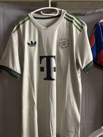 Fc Bayern München Oktoberfest Trikot Olise