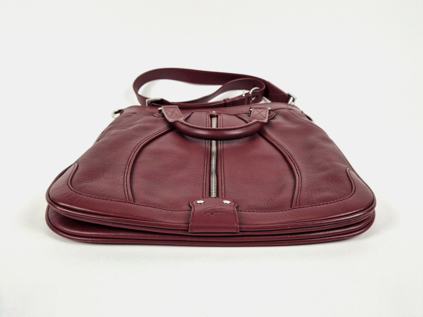 Lacoste Borse: Weinrote Lacoste Handtasche aus Leder – Usato da Basel venduto da Restwert_Basel 5