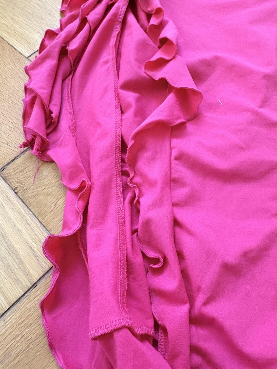 Bershka Vestiti: Robe rose fuchsia à volants élastiques , taille S/M – Usato da Vésenaz venduto da gau_v6pf 2