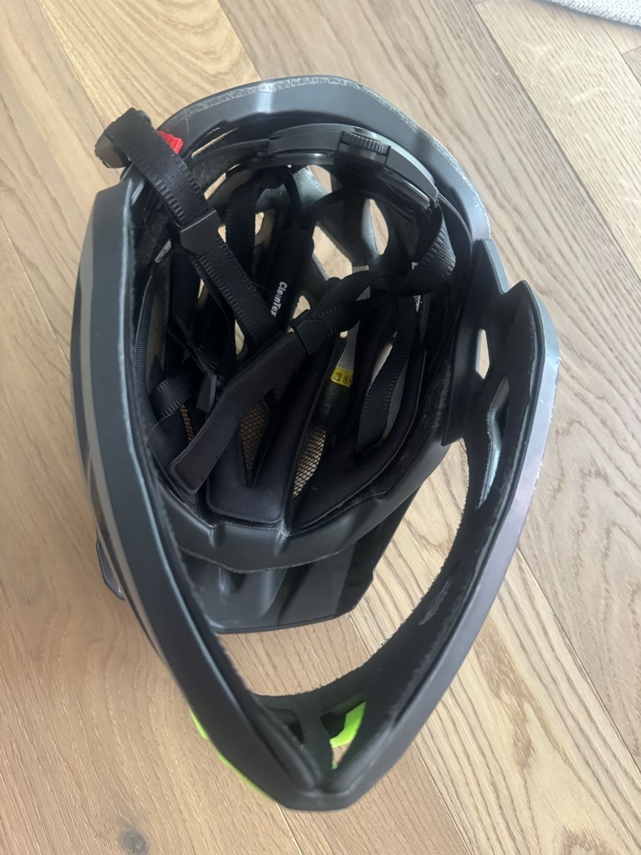 Caschi: Halfshell MTB-Helm Fullface – Usato da Horgen venduto da JekerZurich 3