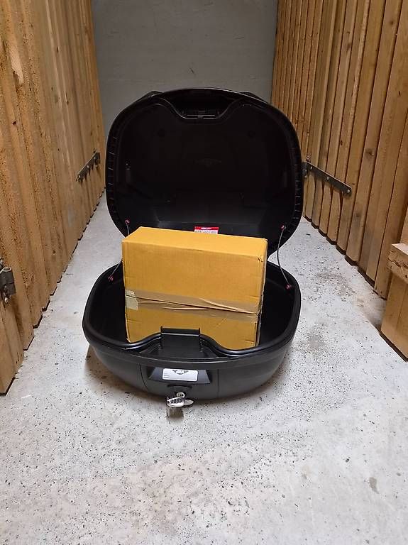 Givi Topcase: Top case Givi Blade 37 – Neu (gemäss Beschreibung) aus Grand-Lancy von chr_n6jw 1