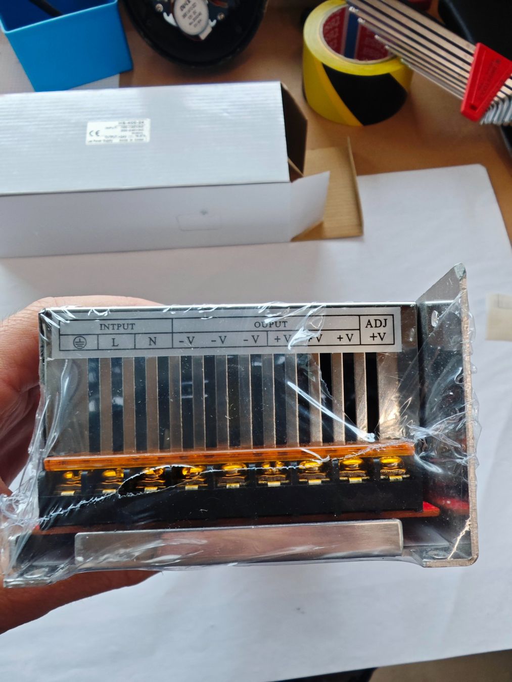 Componenti elettronici: Netzgerät 24VDC 16.67A HS-400-24 – Nuovo (secondo la descrizione) da Vorderthal venduto da eierchopf