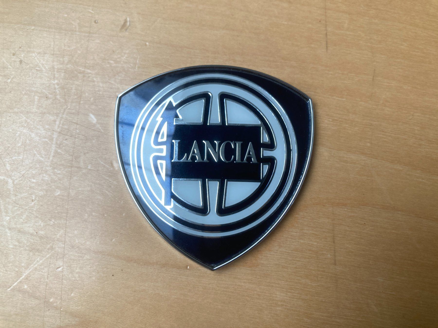 Lancia Alle Autoersatzteile: Lancia Emblem Logo Auto – Gebraucht aus Cham von WB2223