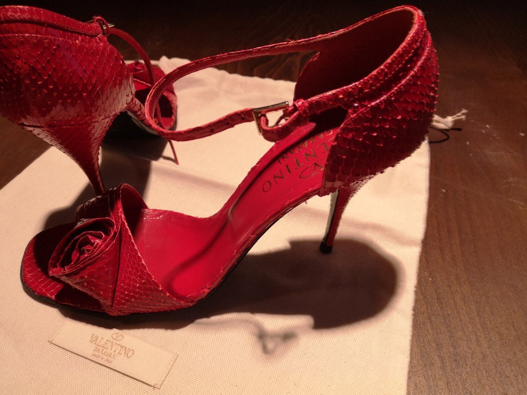 Valentino Scarpe da donna: Valentino Damen Pumps Gr. 39 1/2 – Nuovo (secondo la descrizione) da Oberwil BL venduto da Gutundsuperklein16 1