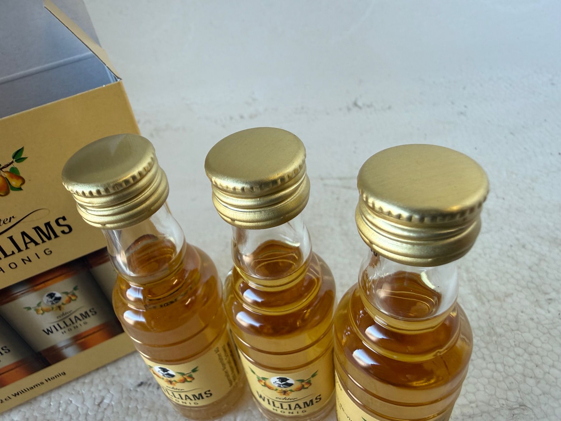 Williams Bevande alcoliche: Echter Williams Honig  35% Trio 3x2cl... – Nuovo e nell'imballaggio originale da Wöschnau venduto da Vinsale 3