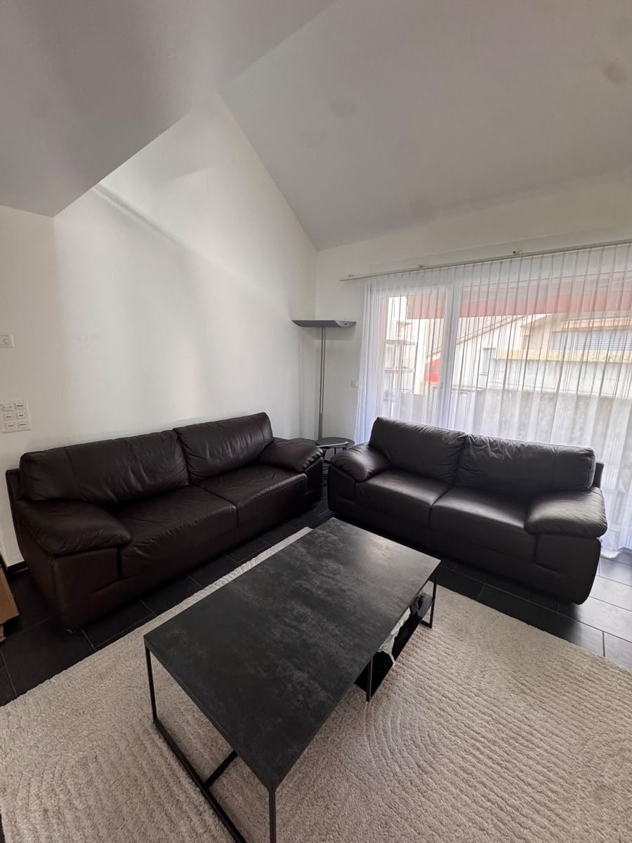 Sofas: Sofa Set Leder dunkelbraun zwei Sofas und ein Sessel – D'occasion à Domat/Ems par Ardi1911 3