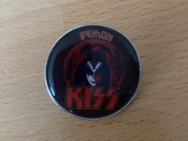 Kiss Gene Simmons Pin Anstecker Punk Metal Rock Band