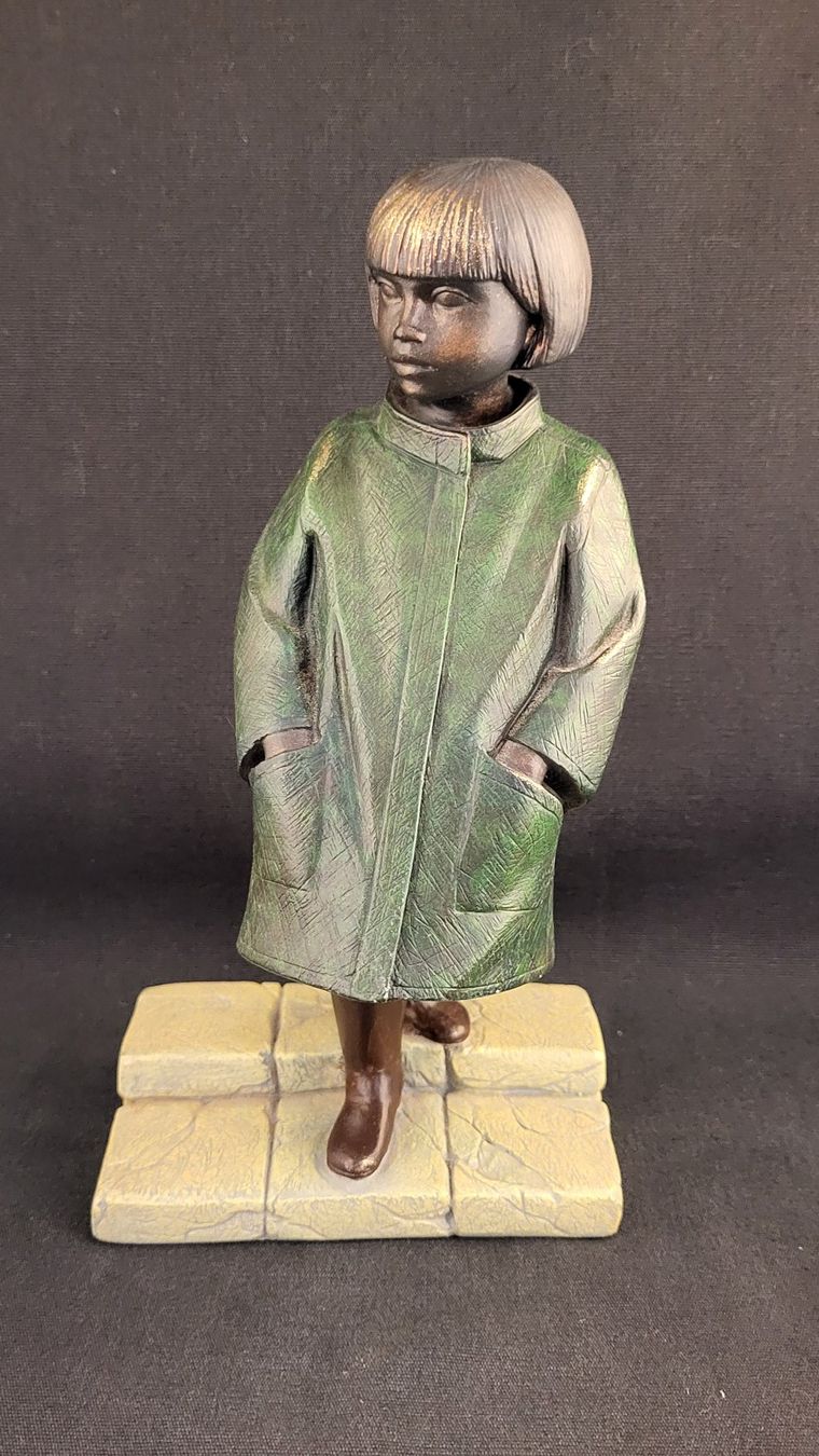 Statuette: Enesco Piazza Figur GROWING UP – Usato da Basel venduto da spinne02