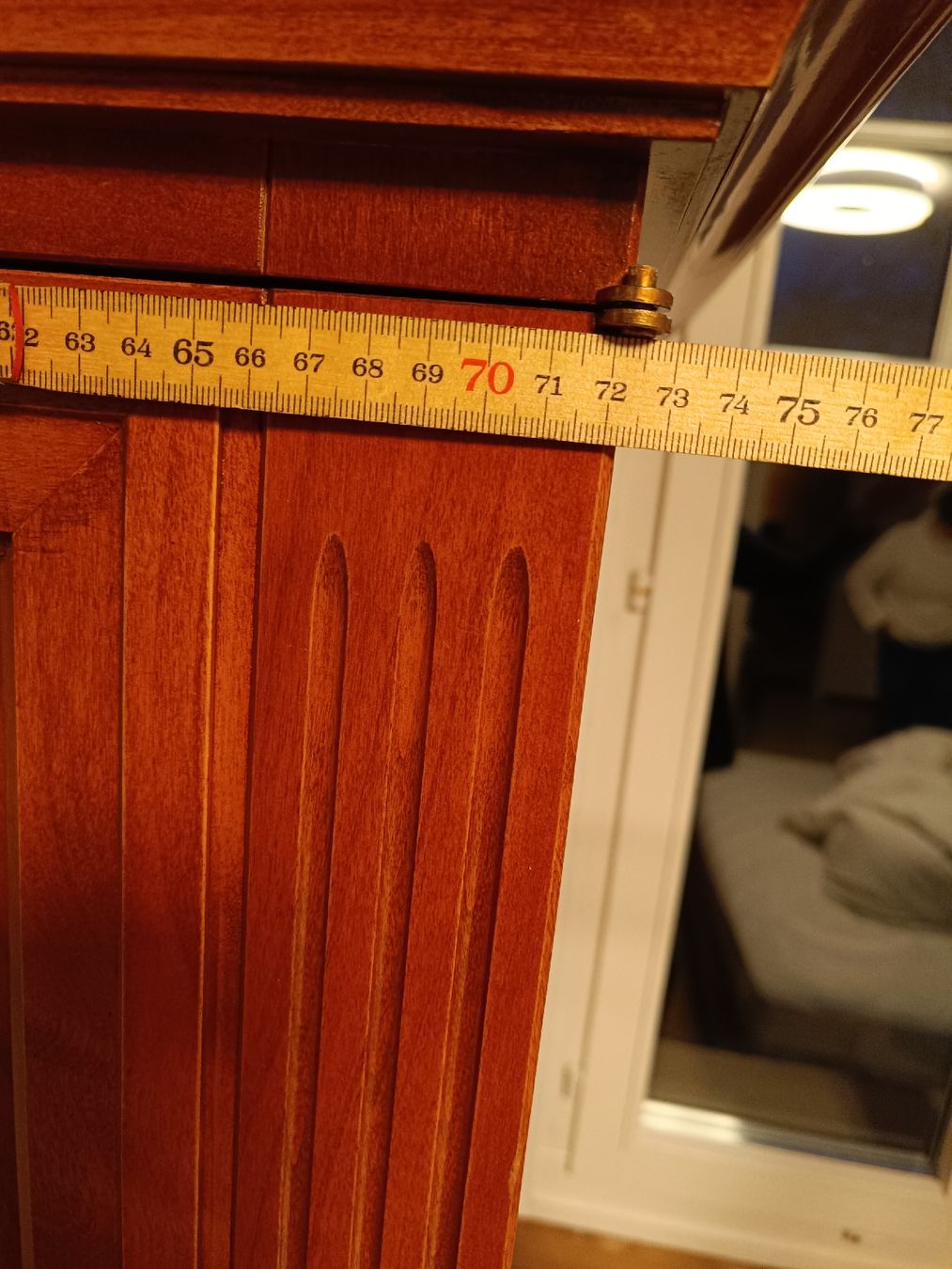 Allestimento di negozi e stand fieristici: Schöner Vitrinenschrank mit Barfach – Usato da Oberdorf NW venduto da Kurs64 2