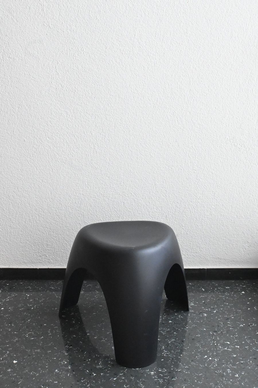 Vitra Sgabelli: Vitra Elephant Stool, Design: Sori Yanagi, 1954 – Usato da Zürich venduto da starch.studio