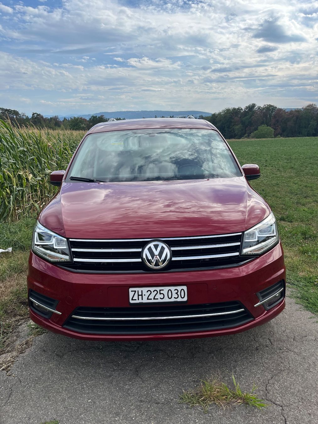 VW Autos: VW Caddy Highline 1.4 TSI – D'occasion à Nänikon par Delonghi 1