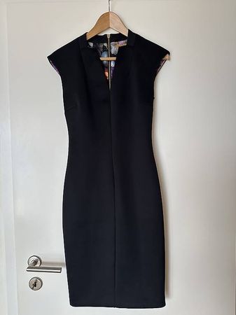 Robe Ted Baker noire 36