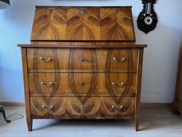 Sekretär Kommode Nussbaumfurnier antiker Stil gebraucht