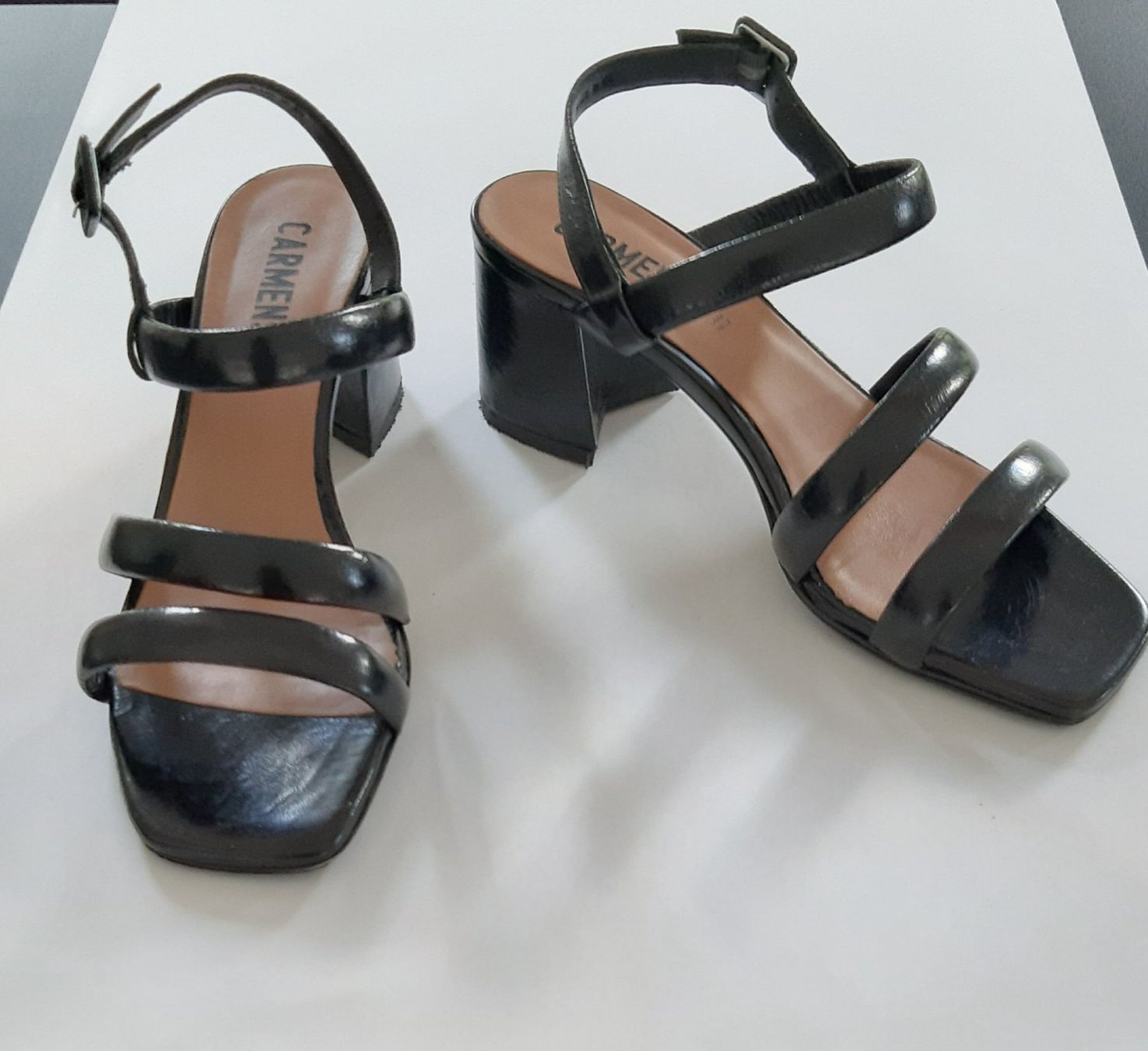 Scarpe da donna: Sandalen schwarz Lackleder Gr. 40 – Usato da Rupperswil venduto da jur_5ywx