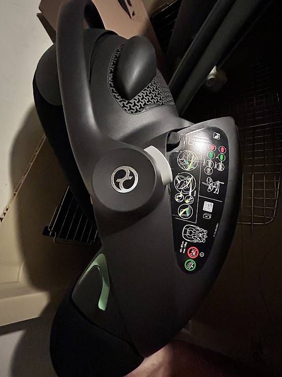 Cybex Seggiolini per auto: Cybex Cloud G I-size newborn car seat – Usato da Morges venduto da Bernie78 1