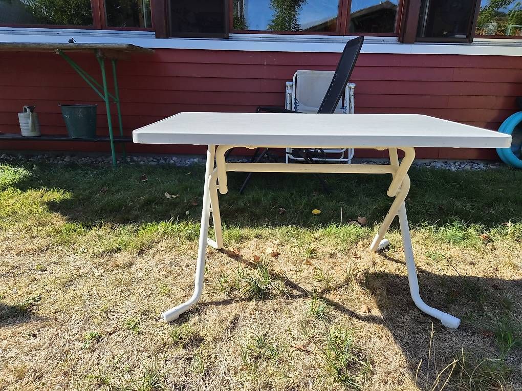 Tables: Gartentisch – D'occasion à Bischofszell par saenderli 1