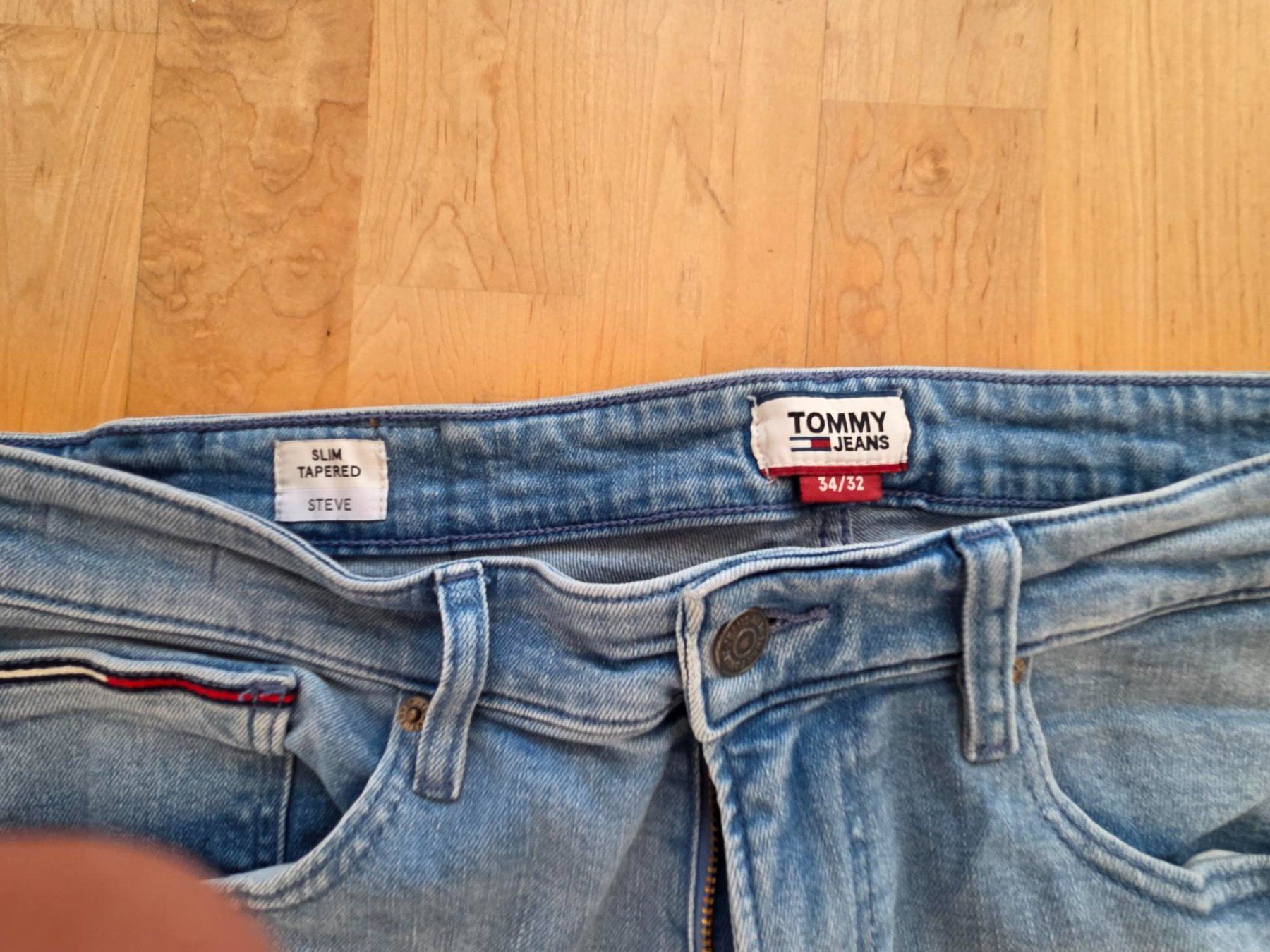 Tommy Hilfiger Jeans: Tommy Jeans 34x32 – Nuovo (secondo la descrizione) da Brügg BE venduto da Paesi1919 1